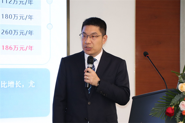 173759481756079051A7.jpg 3.1.jpg