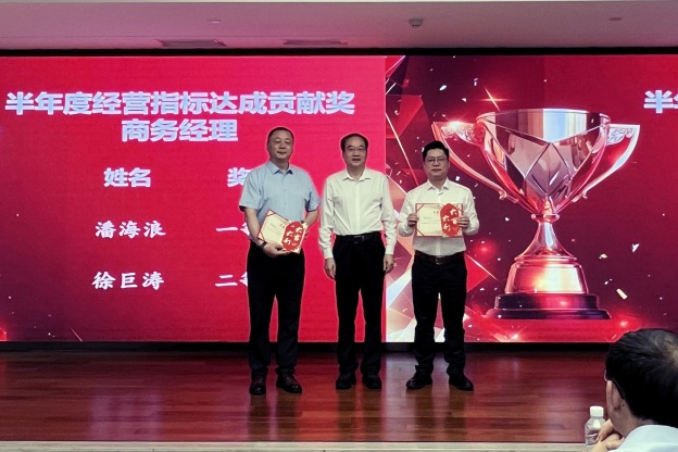 17526477473156816D41.jpg 7.jpg